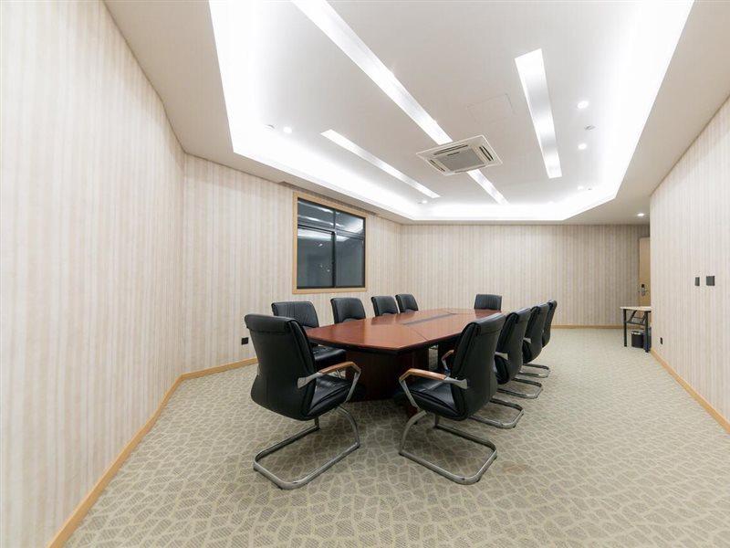 Ji Zhangjiang Hotel